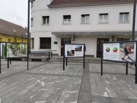 Plakatna razstava na trgu