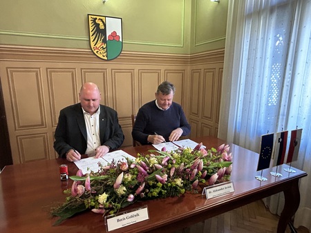 Podpis pogodbe - Goličnik in dr. Jevšek